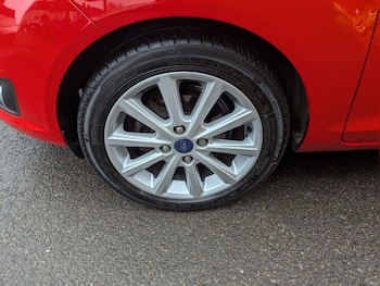 Used Ford Fiesta 2017 for sale - 77310820: Photo