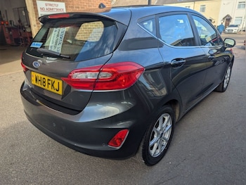 Used Ford Fiesta 2018 for sale - 76080019: Photo 2