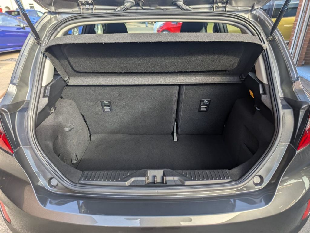 Used Ford Fiesta 2018 for sale - 76080019: Photo 9