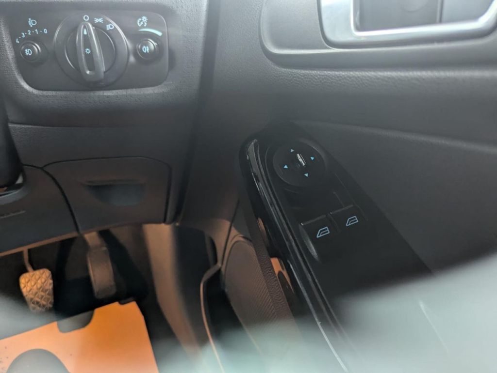 Used Ford Fiesta 2014 for sale - 77001735: Photo 4