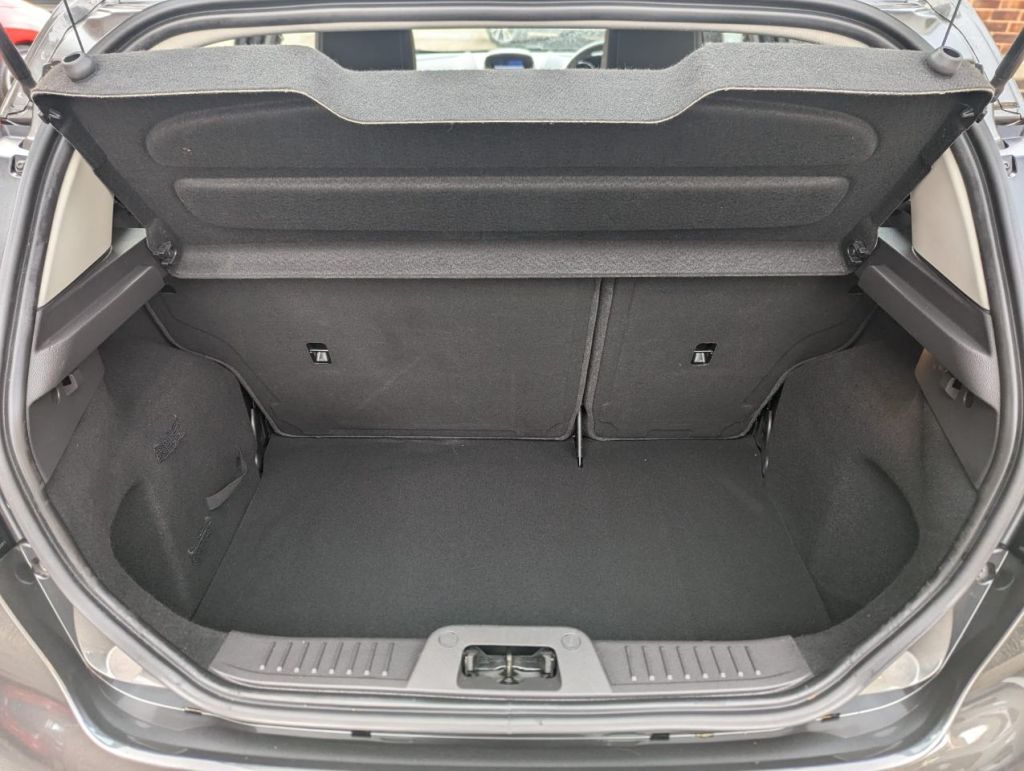 Used Ford Fiesta 2017 for sale - 76363177: Photo 6