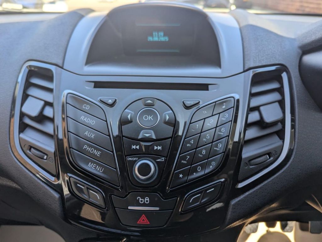 Used Ford Fiesta 2015 for sale - 76706312: Photo 11