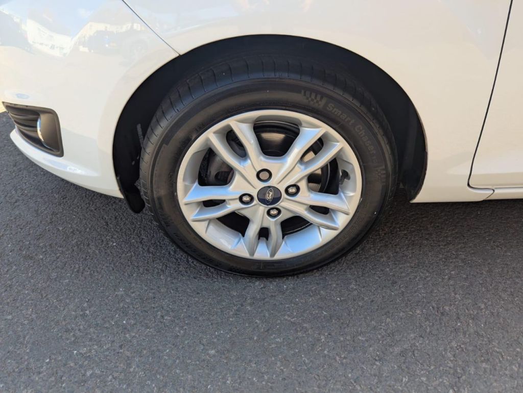 Used Ford Fiesta 2015 for sale - 76706312: Photo 2