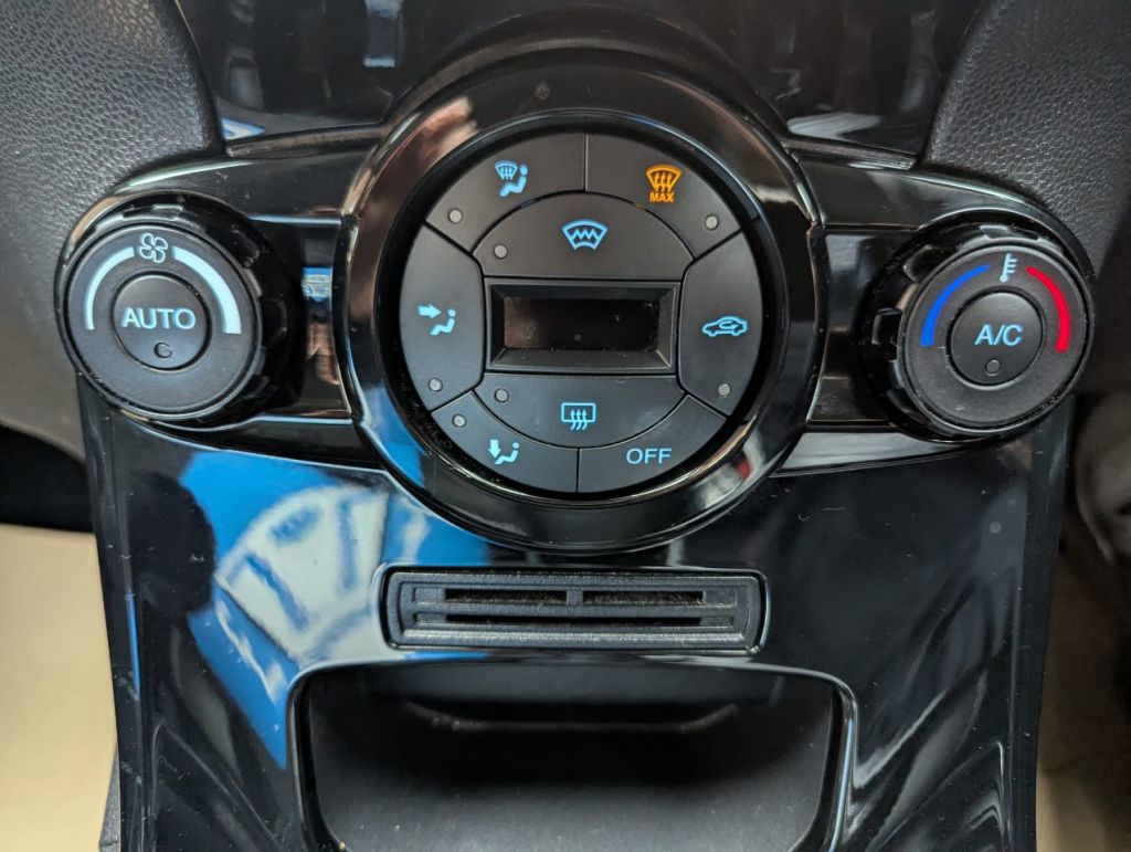 Used Ford Fiesta 2015 for sale - 76266364: Photo 12