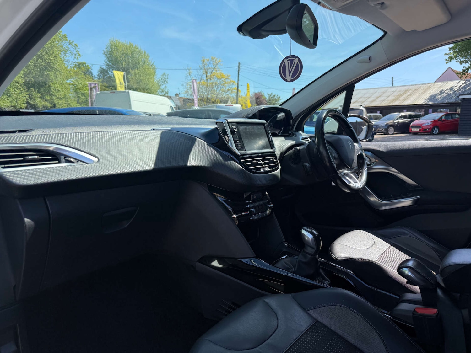 Used Peugeot 2008 2017 for sale - 76481383: Photo 14