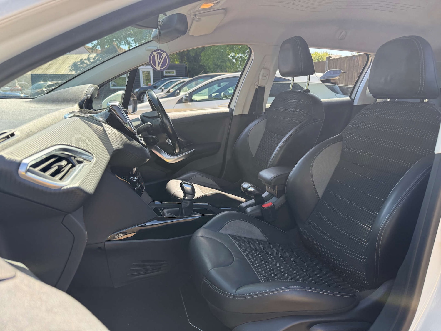 Used Peugeot 2008 2017 for sale - 76481383: Photo 15