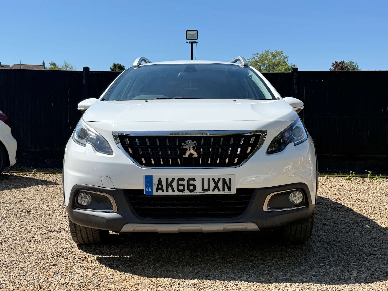 Used Peugeot 2008 2017 for sale - 76481383: Photo 2