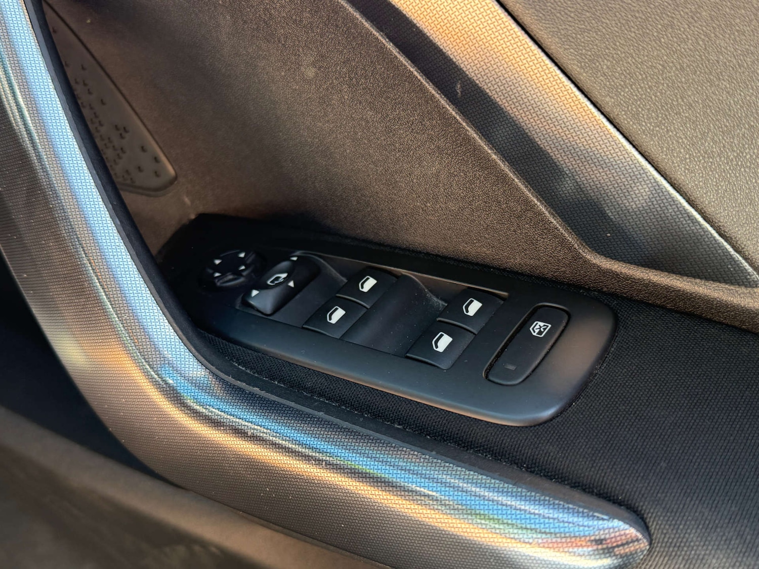 Used Peugeot 2008 2017 for sale - 76481383: Photo 29