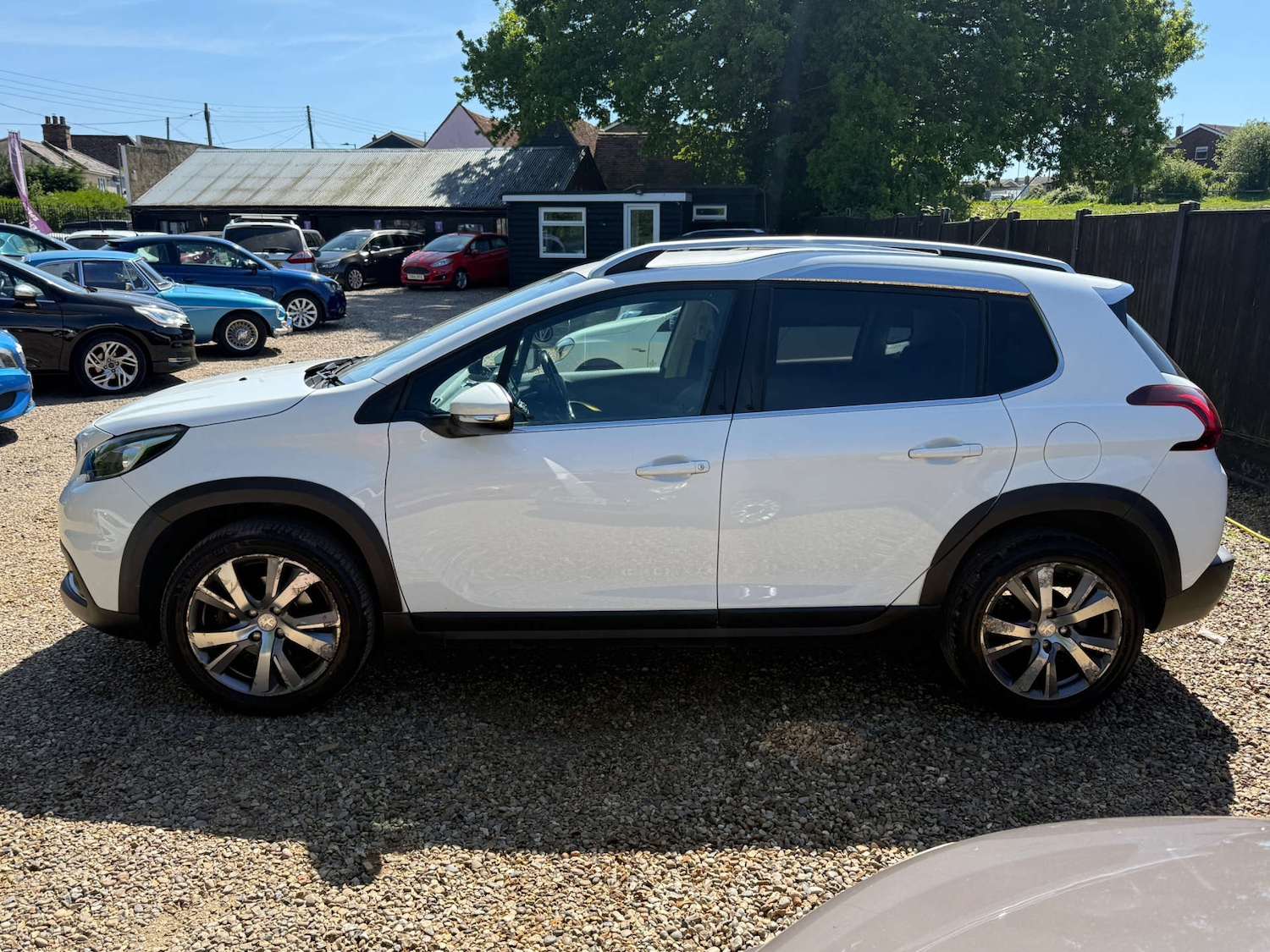 Used Peugeot 2008 2017 for sale - 76481383: Photo 4
