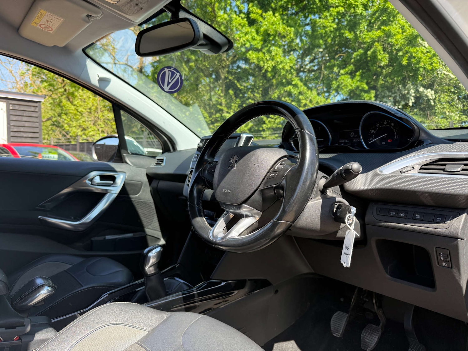 Used Peugeot 2008 2017 for sale - 76481383: Photo 9