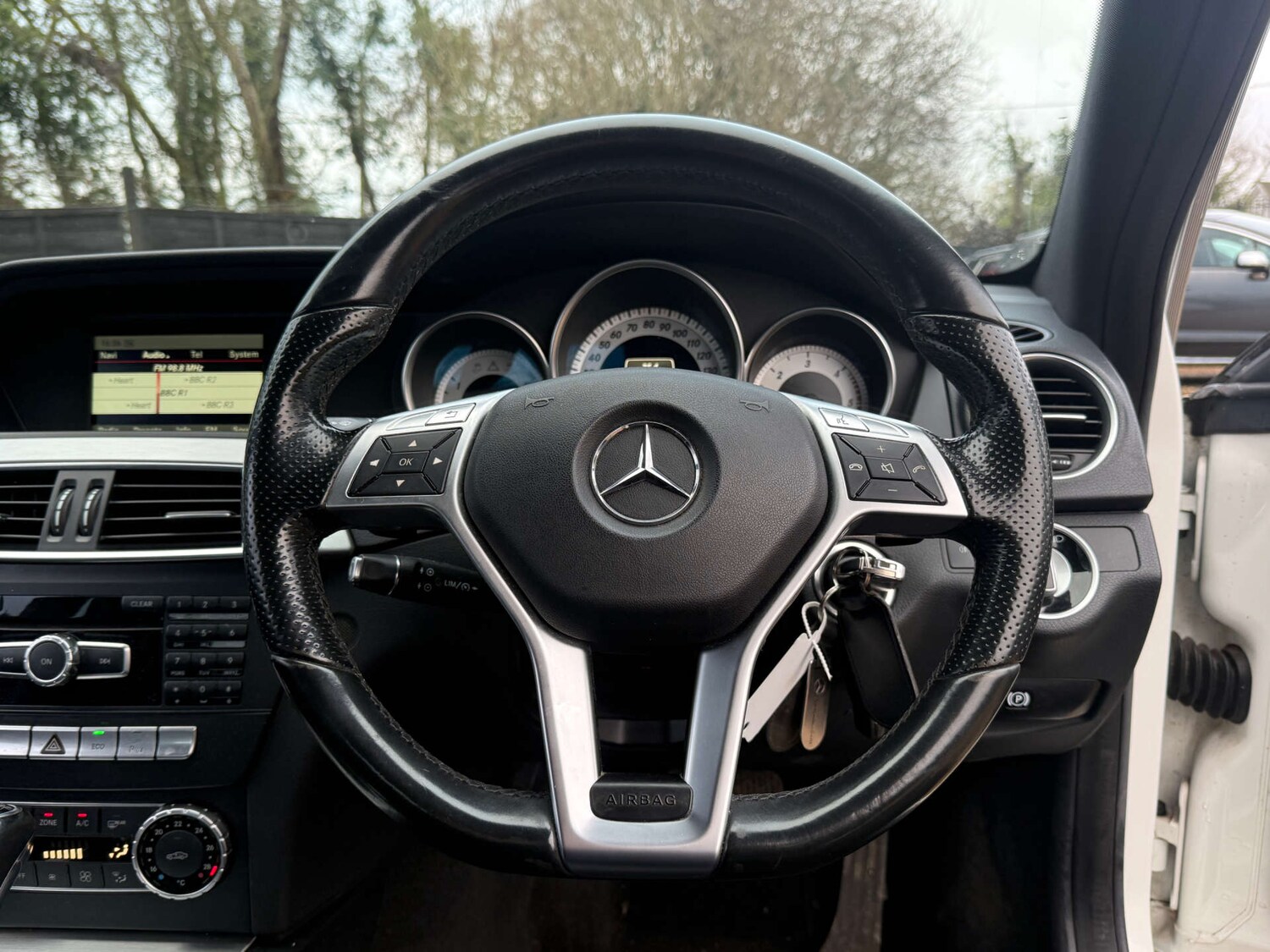 Used Mercedes-Benz C Class 2015 for sale - 77630687: Photo 14