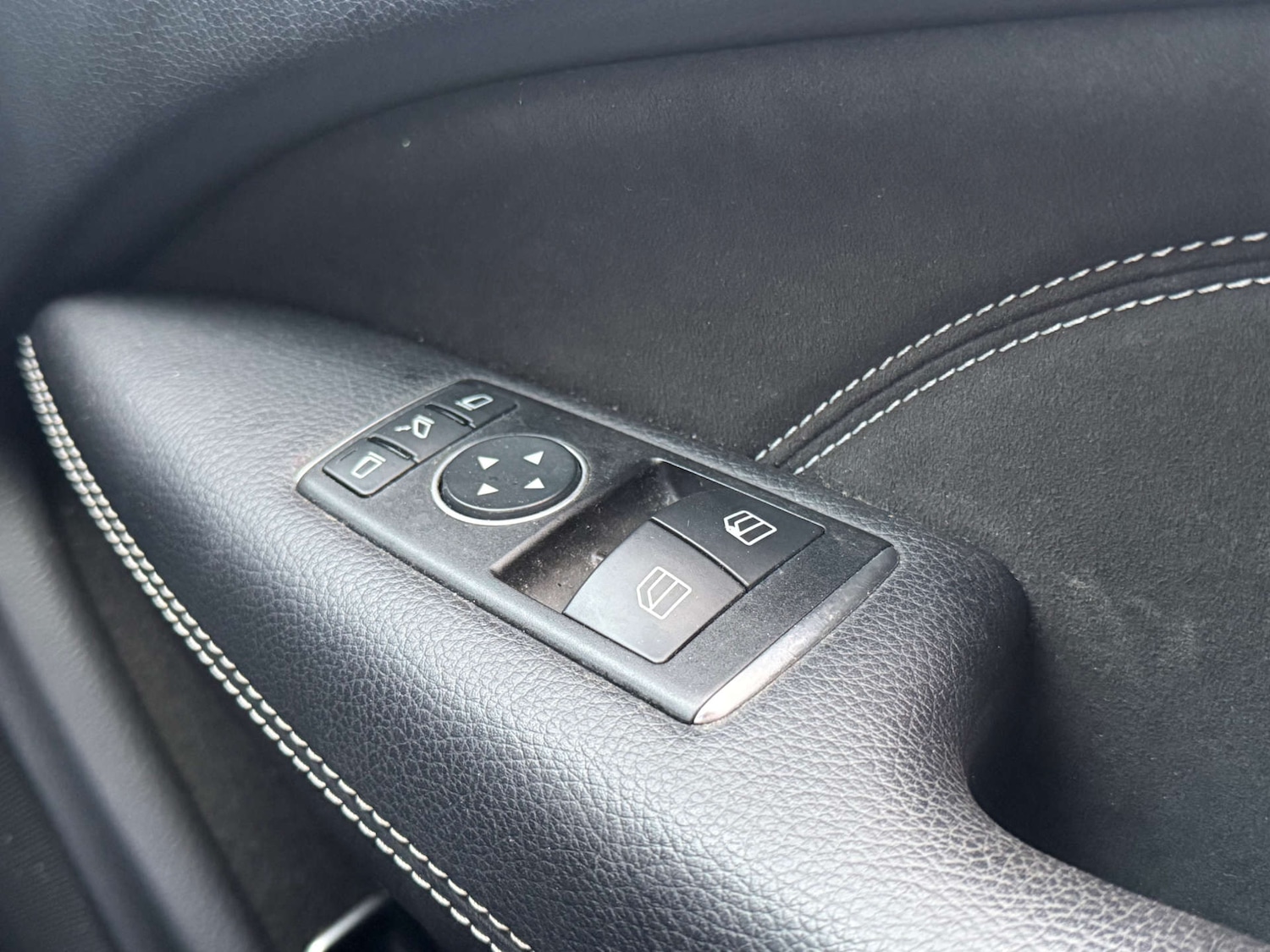 Used Mercedes-Benz C Class 2015 for sale - 77630687: Photo 25