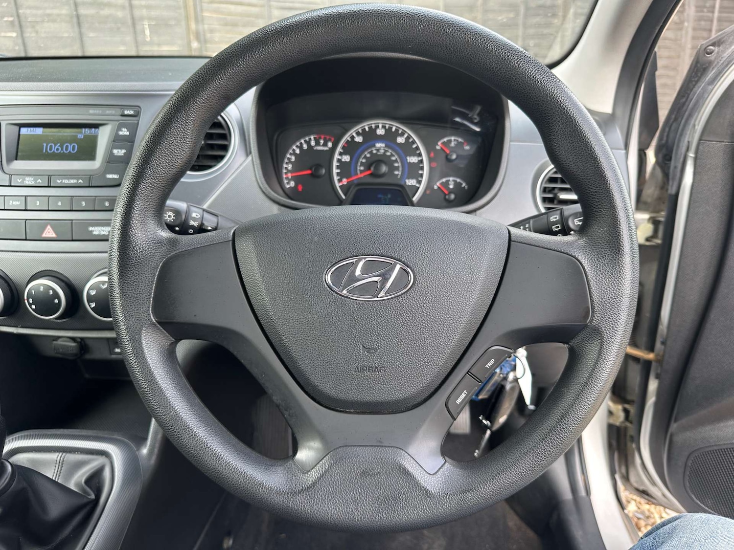 Used Hyundai i10 2017 for sale - 76481408: Photo 11