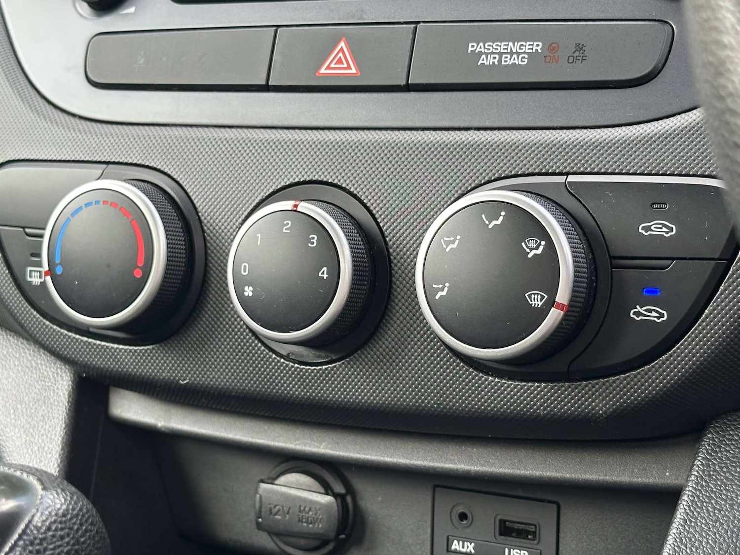 Used Hyundai i10 2017 for sale - 76481408: Photo 14