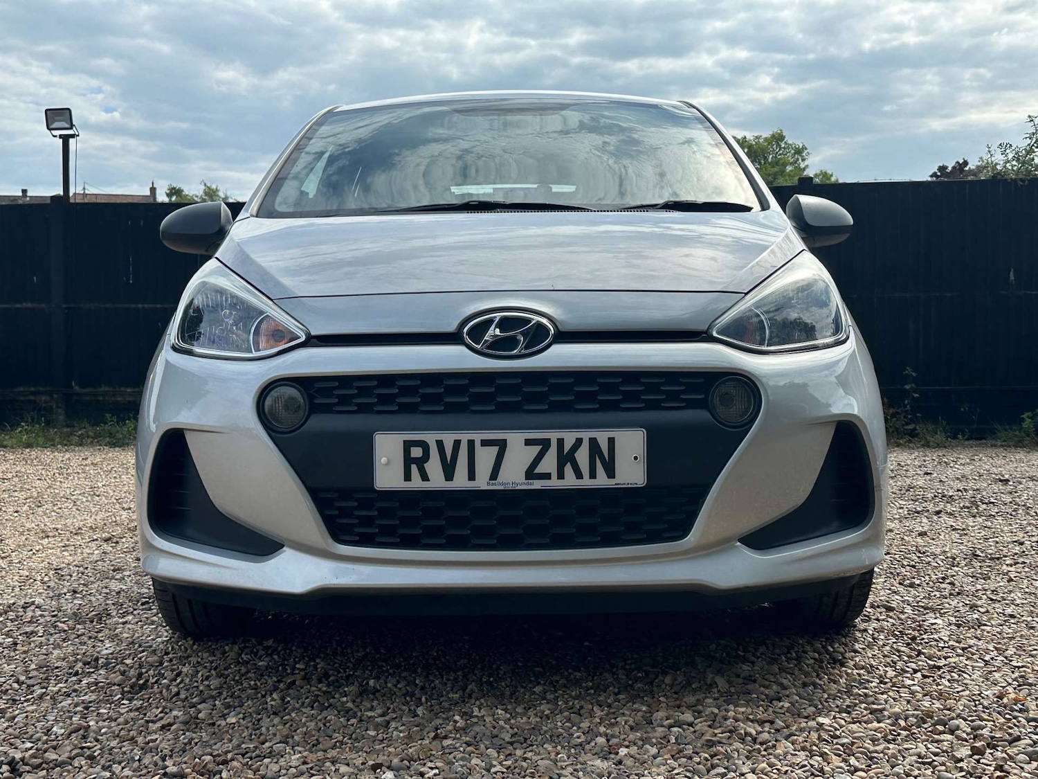 Used Hyundai i10 2017 for sale - 76481408: Photo 2