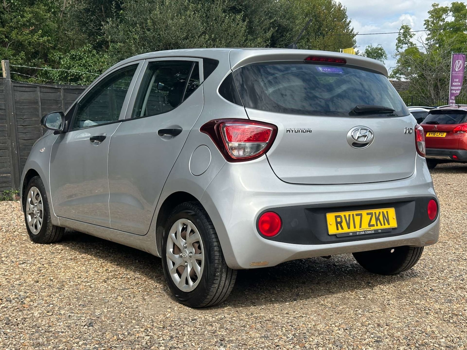 Used Hyundai i10 2017 for sale - 76481408: Photo 5