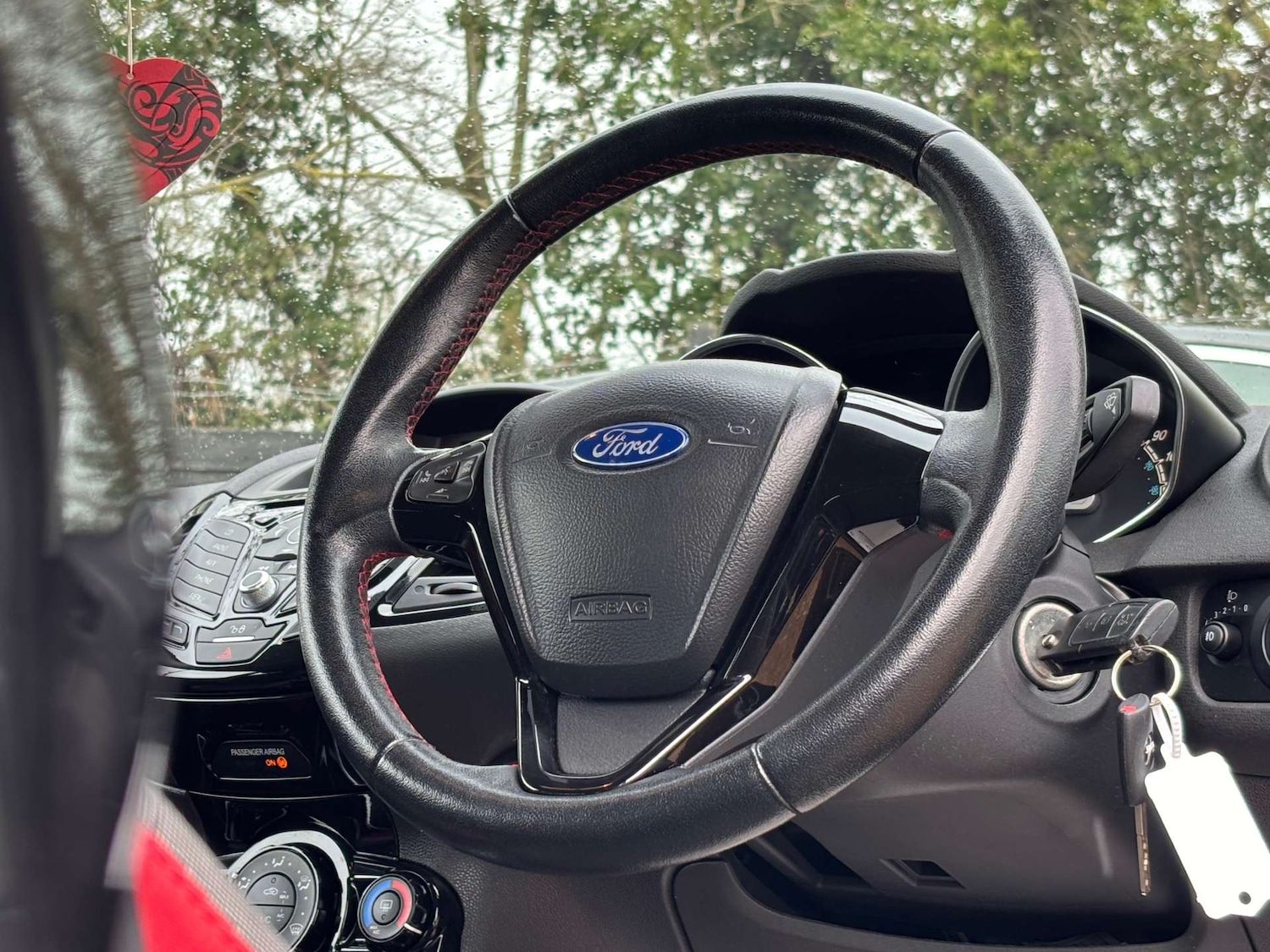 Used Ford Fiesta 2015 for sale - 77630685: Photo 9