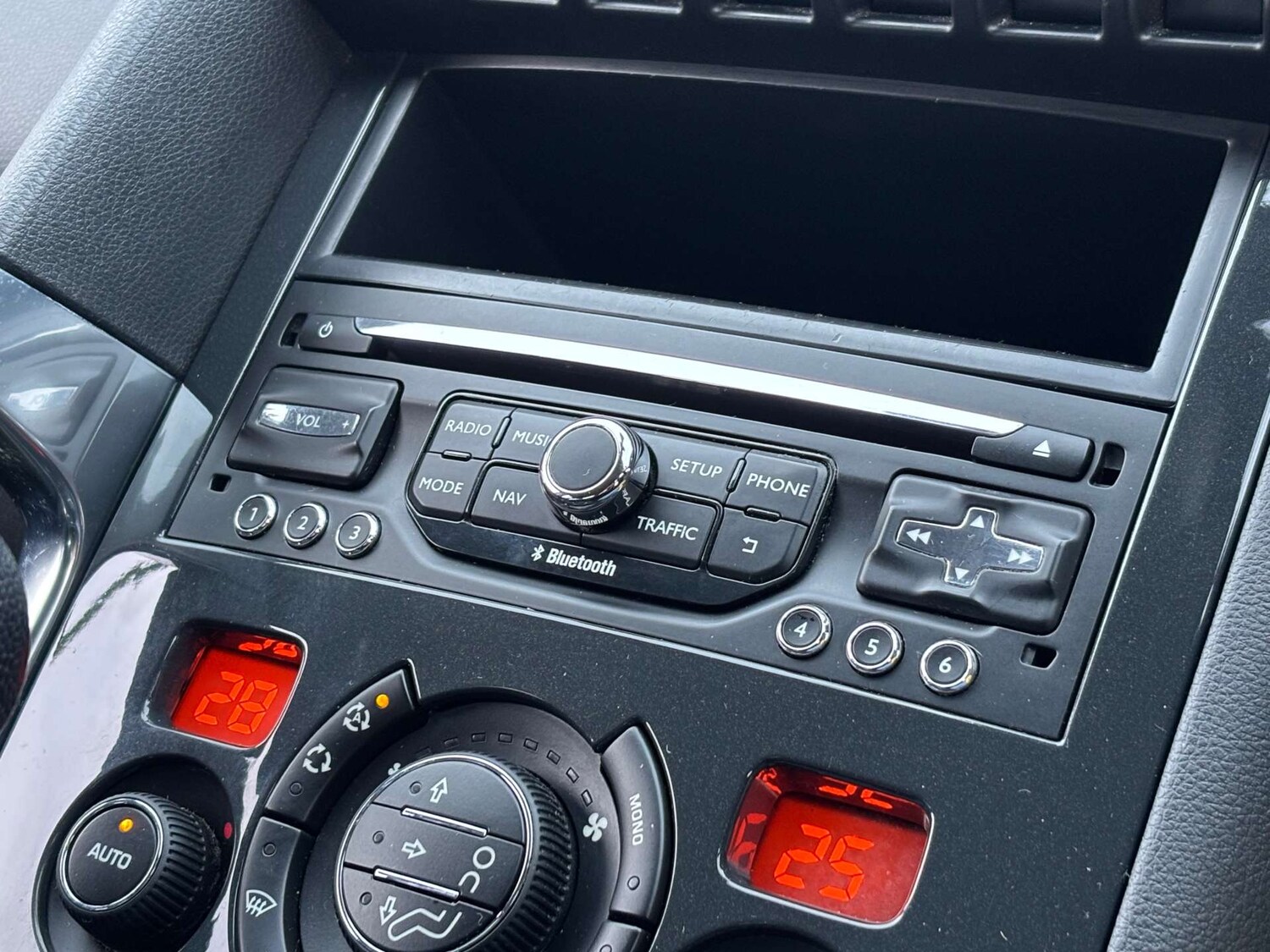 Used Peugeot 3008 2016 for sale - 77560080: Photo 25