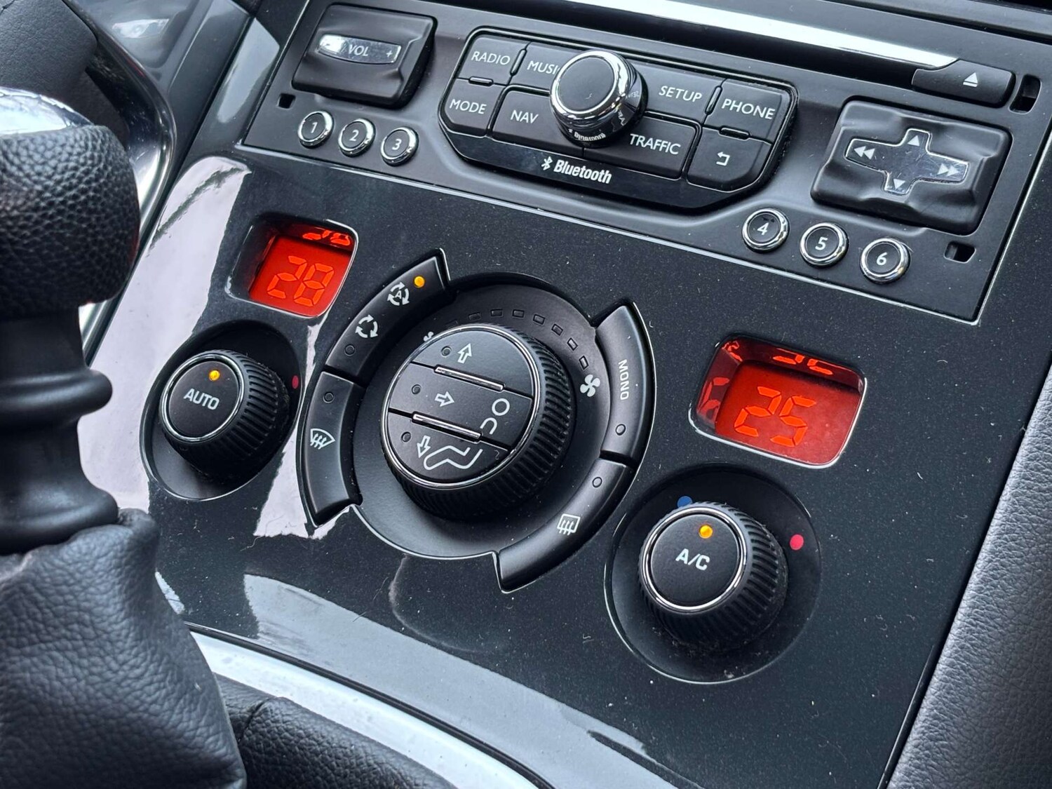 Used Peugeot 3008 2016 for sale - 77560080: Photo 26