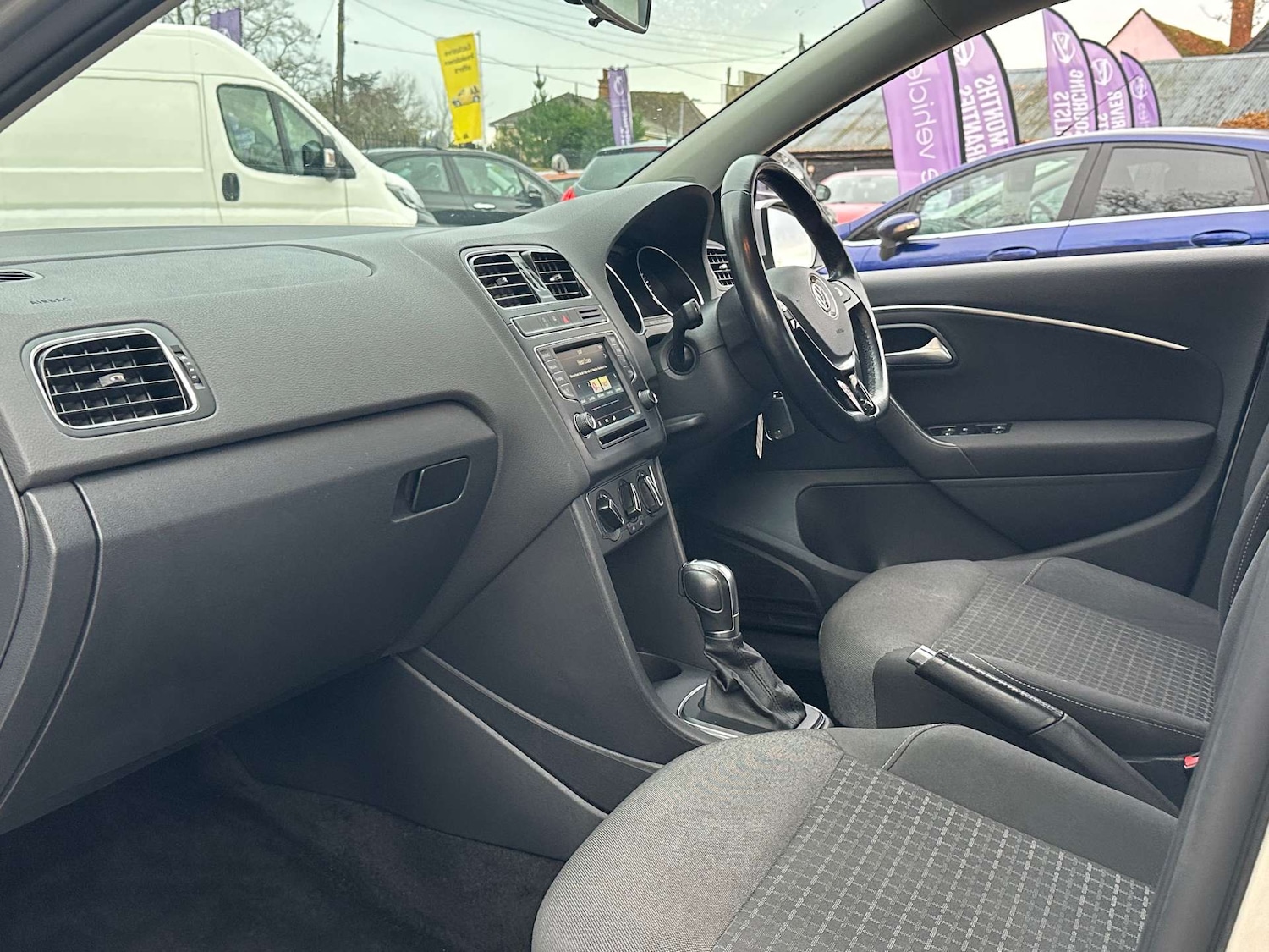 Used Volkswagen Polo 2015 for sale - 76881583: Photo 15