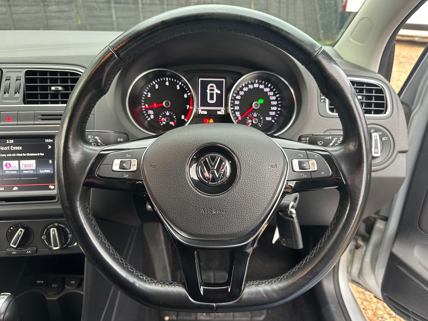 Used Volkswagen Polo 2015 for sale - 76881583: Photo 17