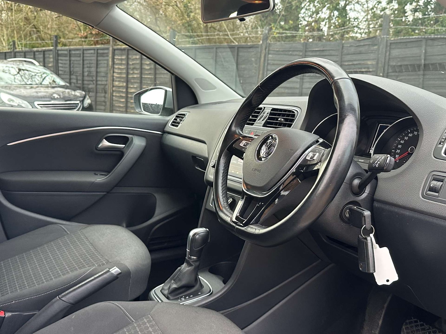 Used Volkswagen Polo 2015 for sale - 76881583: Photo 9