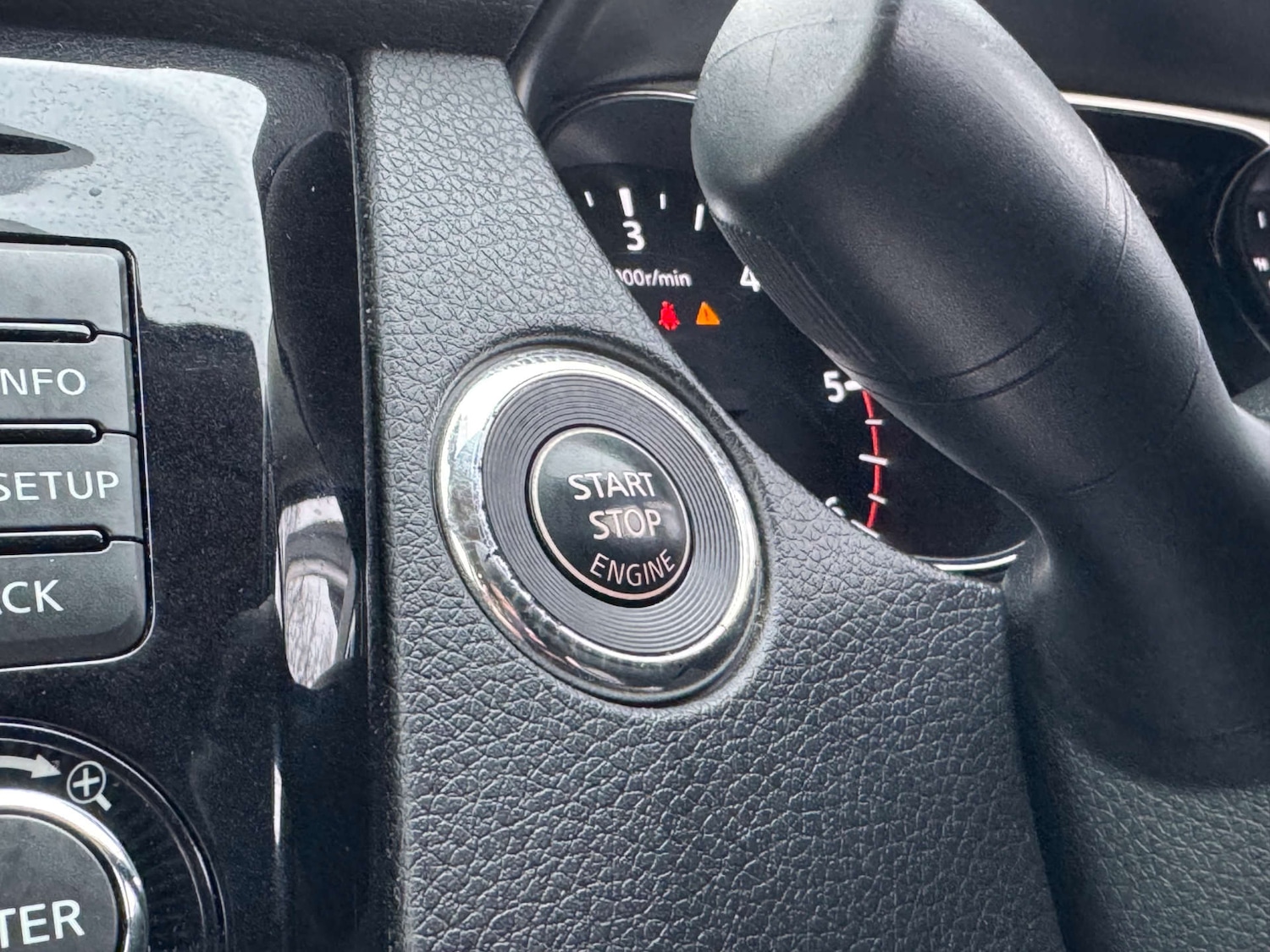 Used Nissan X-Trail 2014 for sale - 77312227: Photo 31