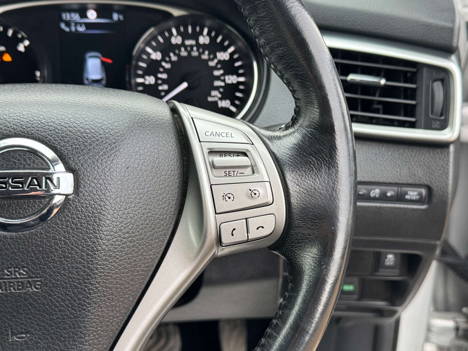 Used Nissan X-Trail 2014 for sale - 77312227: Photo 33