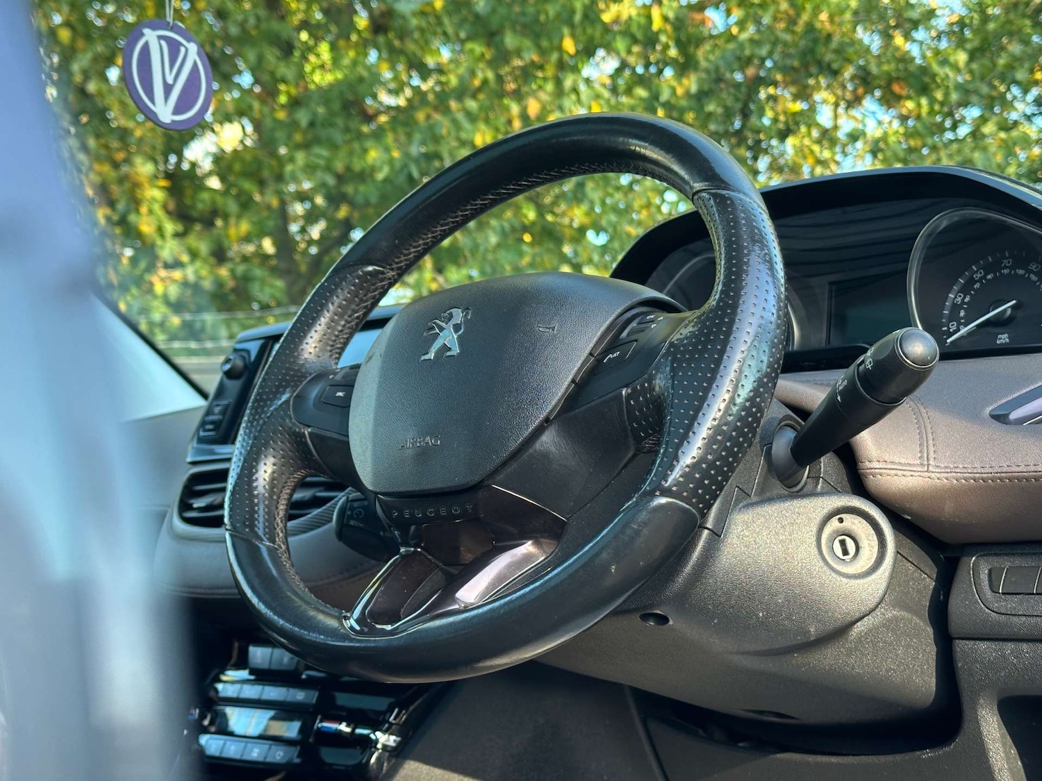 Used Peugeot 2008 2014 for sale - 76382748: Photo 10