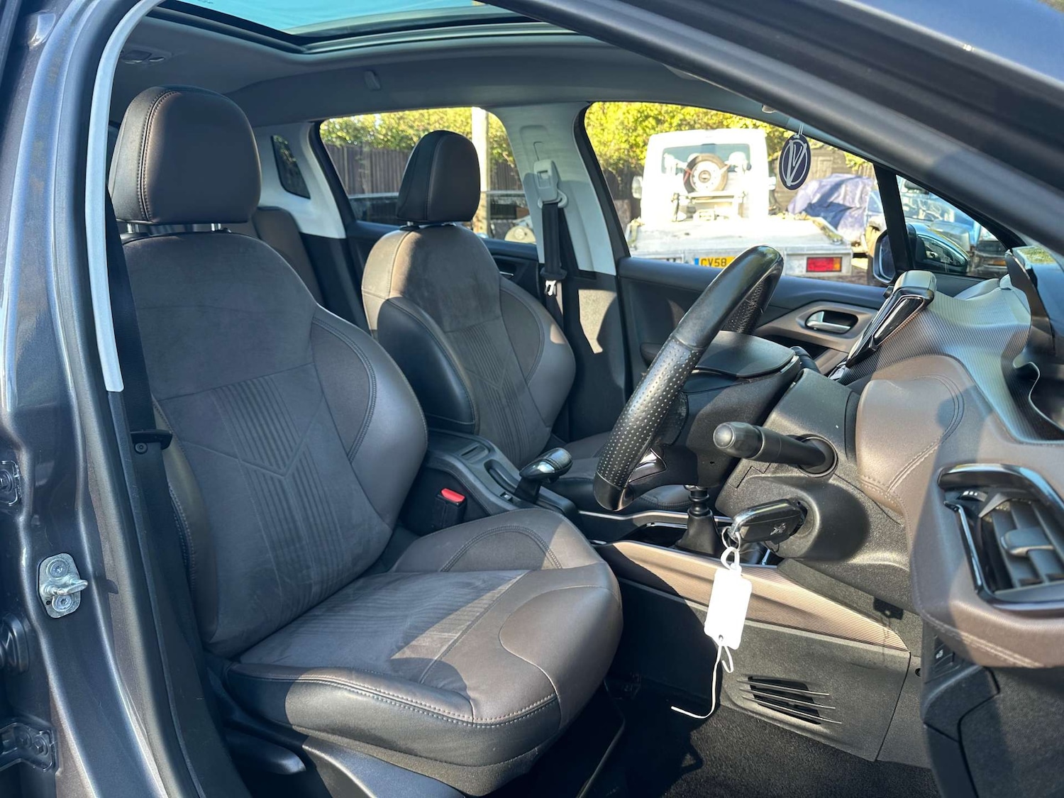 Used Peugeot 2008 2014 for sale - 76382748: Photo 11