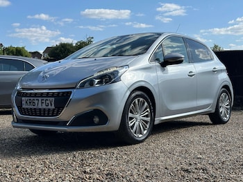 Used Peugeot 208 2017 for sale - 75822801: Photo