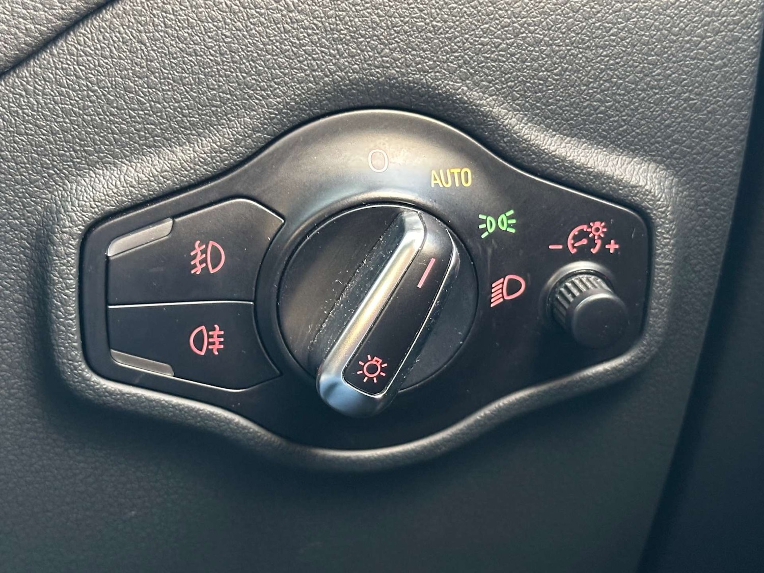 Used Audi Q5 2015 for sale - 76919167: Photo 32