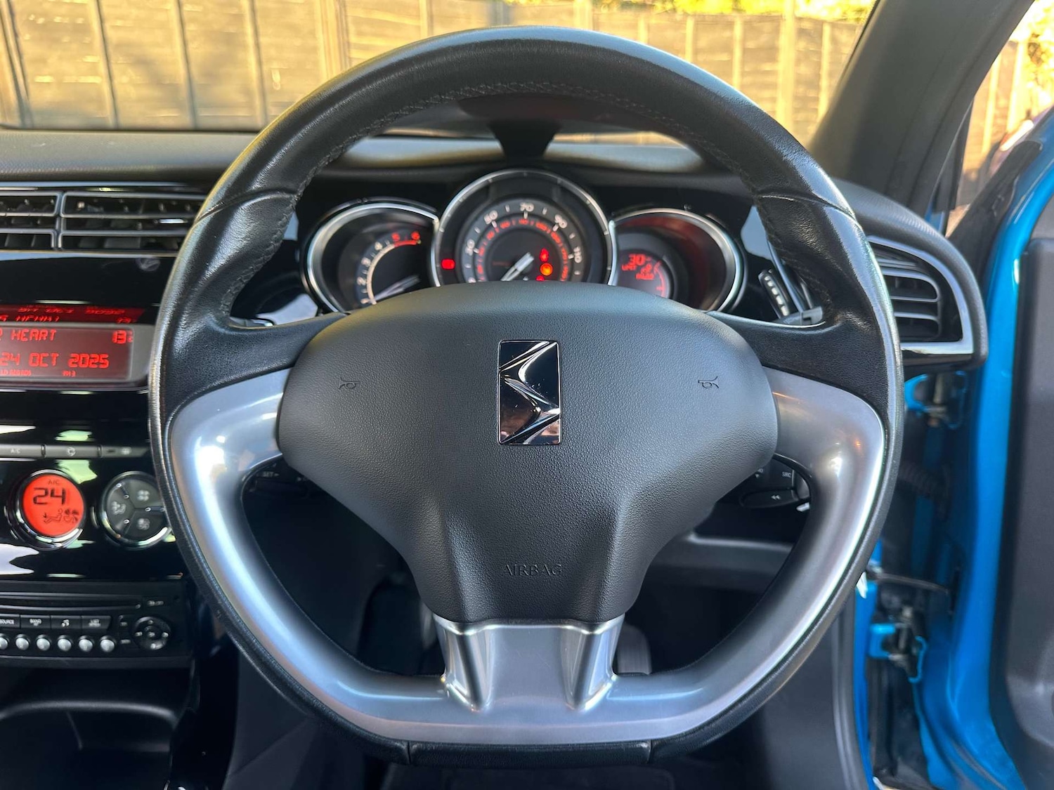 Used Citroen DS3 2011 for sale - 76382752: Photo 17