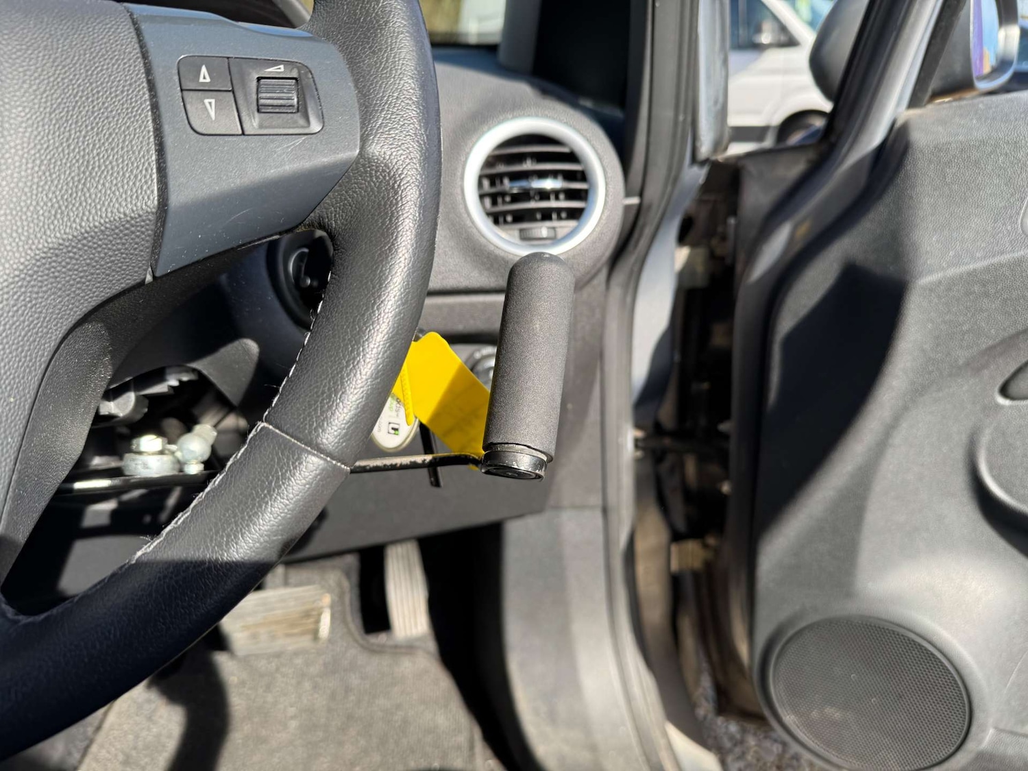 Used Vauxhall Corsa 2012 for sale - 77735073: Photo 17