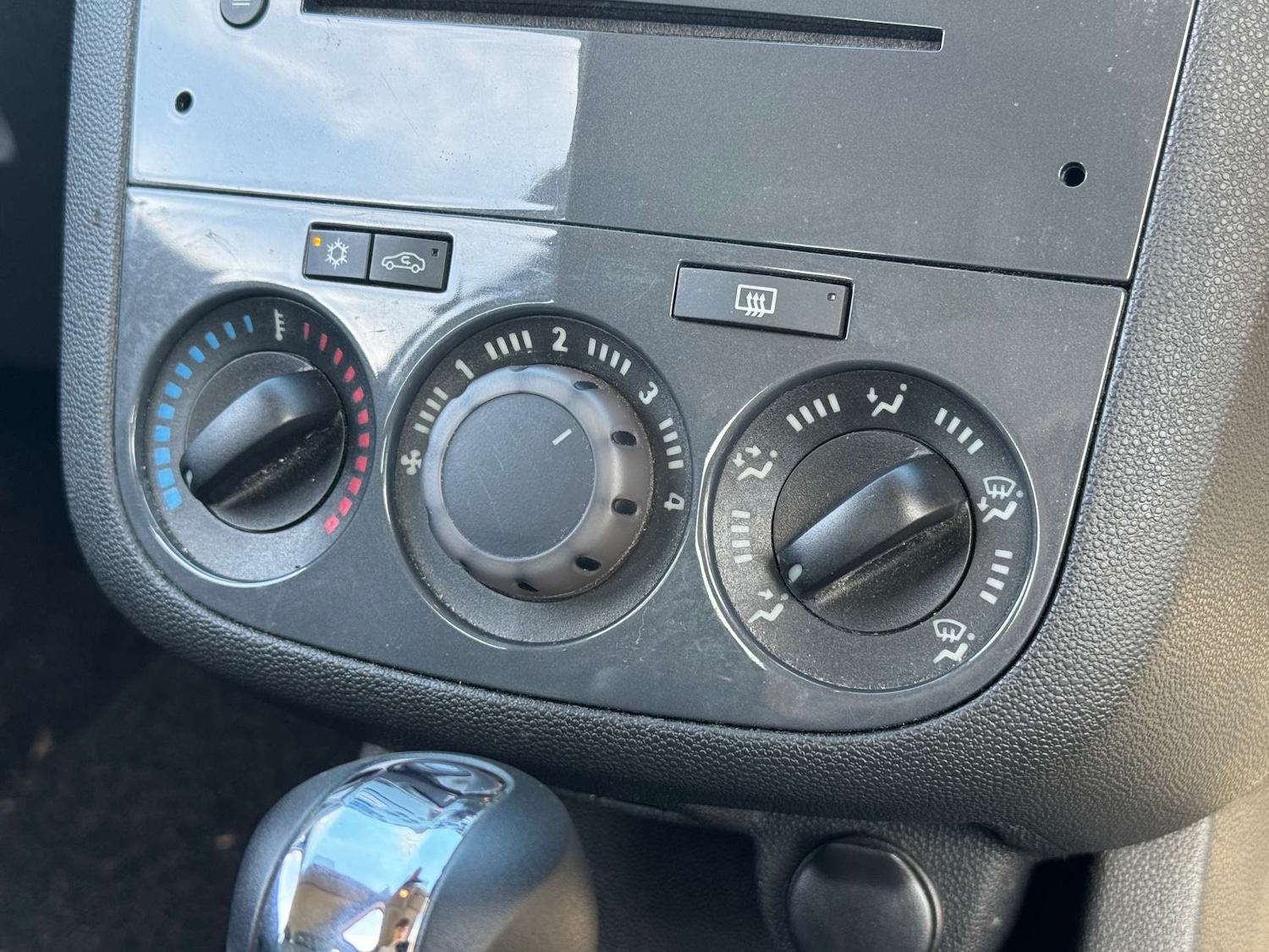 Used Vauxhall Corsa 2012 for sale - 77735073: Photo 24