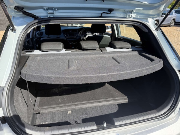 Used Hyundai i20 2015 for sale - 76313297: Photo 13