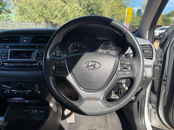 Used Hyundai i20 2015 for sale - 76313297: Photo 16