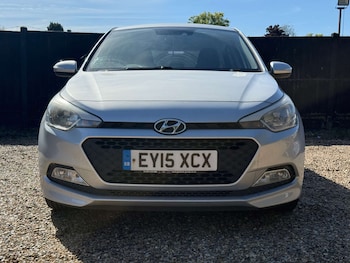 Used Hyundai i20 2015 for sale - 76313297: Photo 2