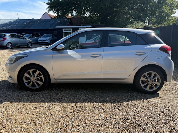Used Hyundai i20 2015 for sale - 76313297: Photo 4