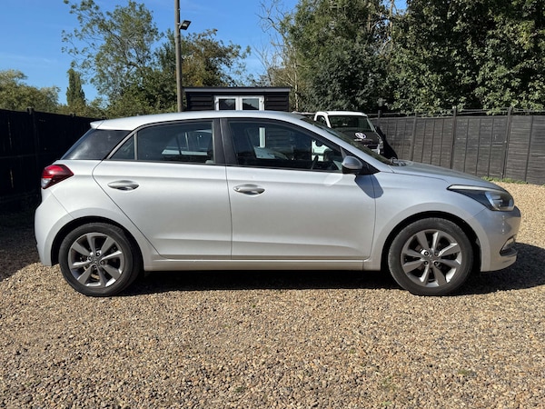Used Hyundai i20 2015 for sale - 76313297: Photo 8