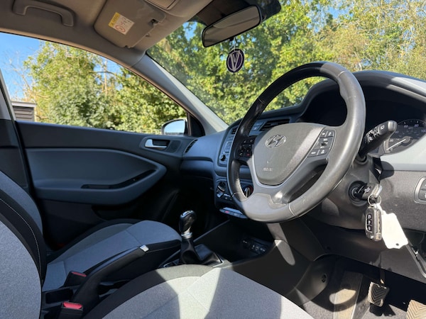 Used Hyundai i20 2015 for sale - 76313297: Photo 9