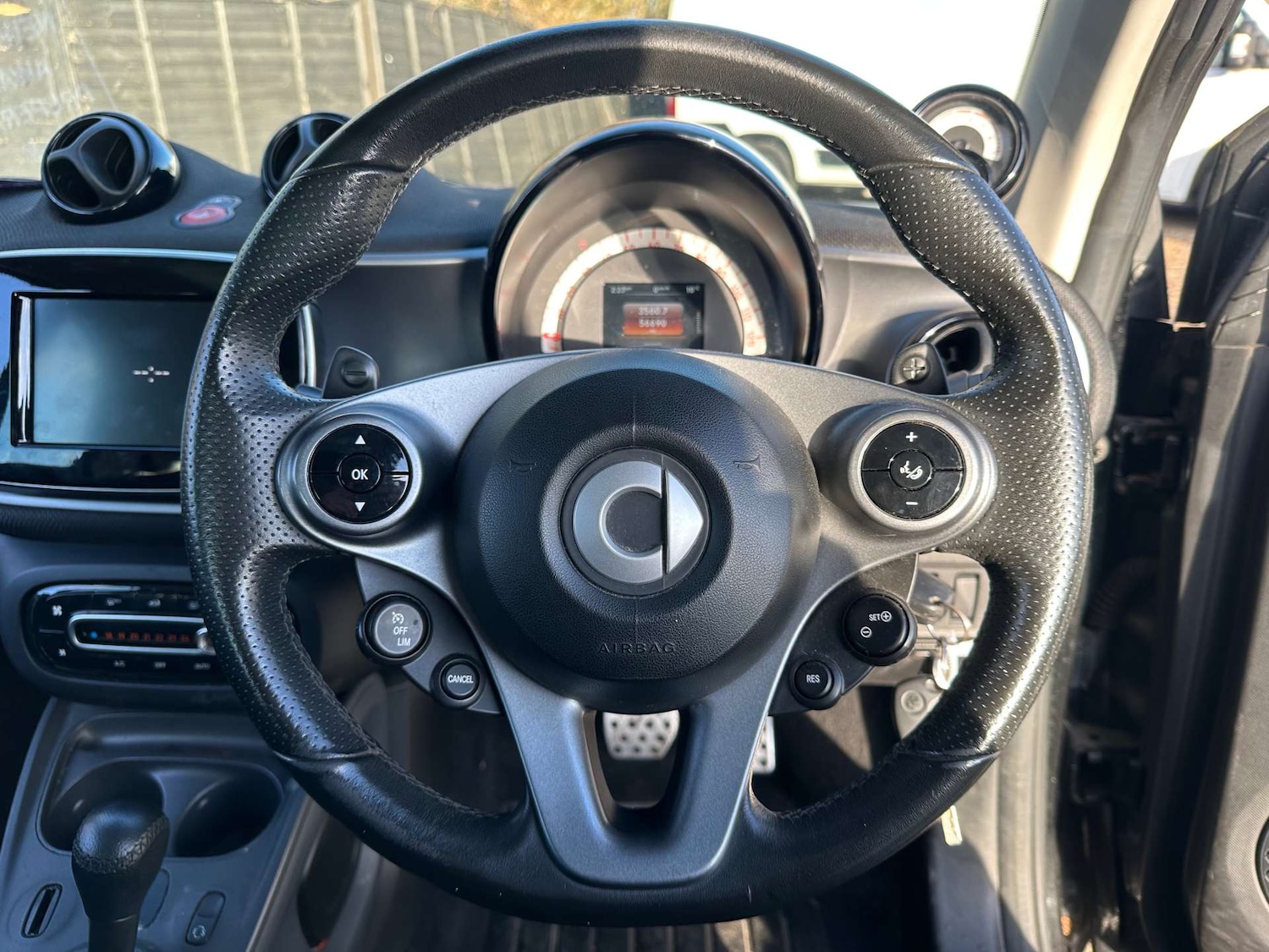 Used smart fortwo 2018 for sale - 77688289: Photo 16
