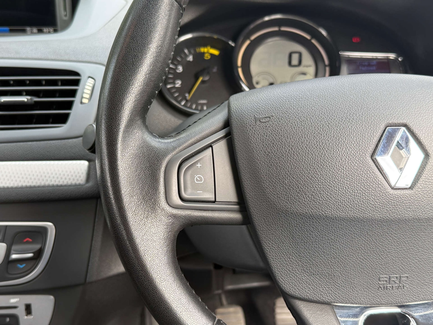 Used Renault Megane 2013 for sale - 76231896: Photo 26