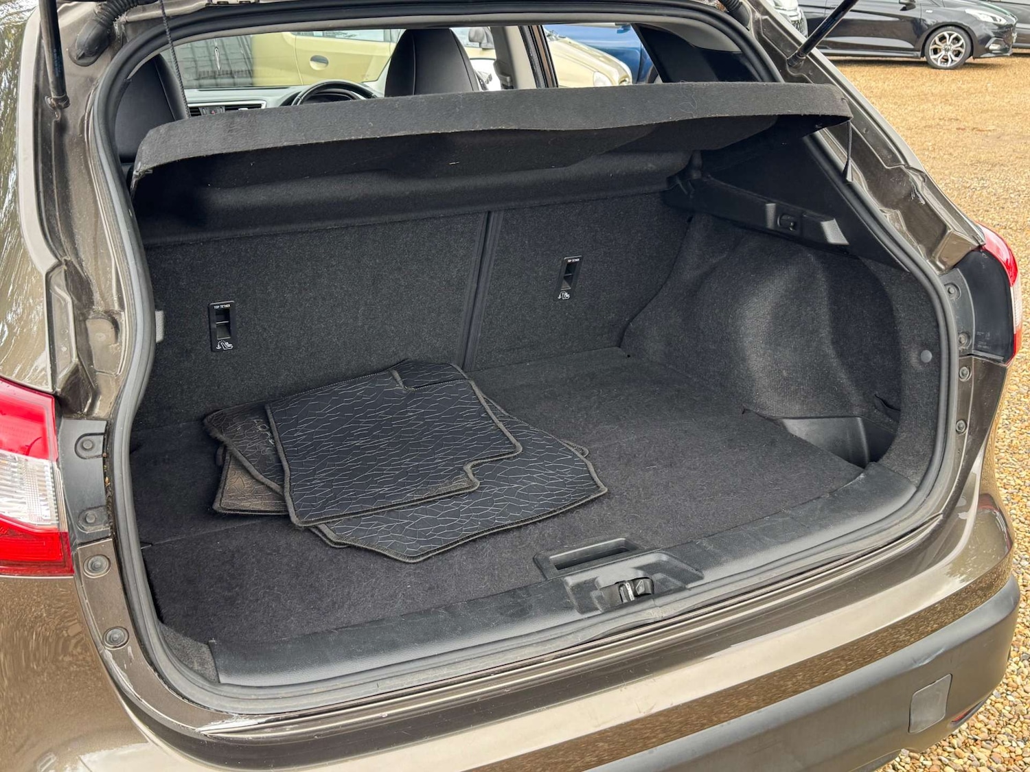 Used Nissan Qashqai 2014 for sale - 76438956: Photo 14