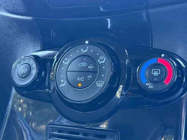 Used Ford Fiesta 2015 for sale - 76101536: Photo 22