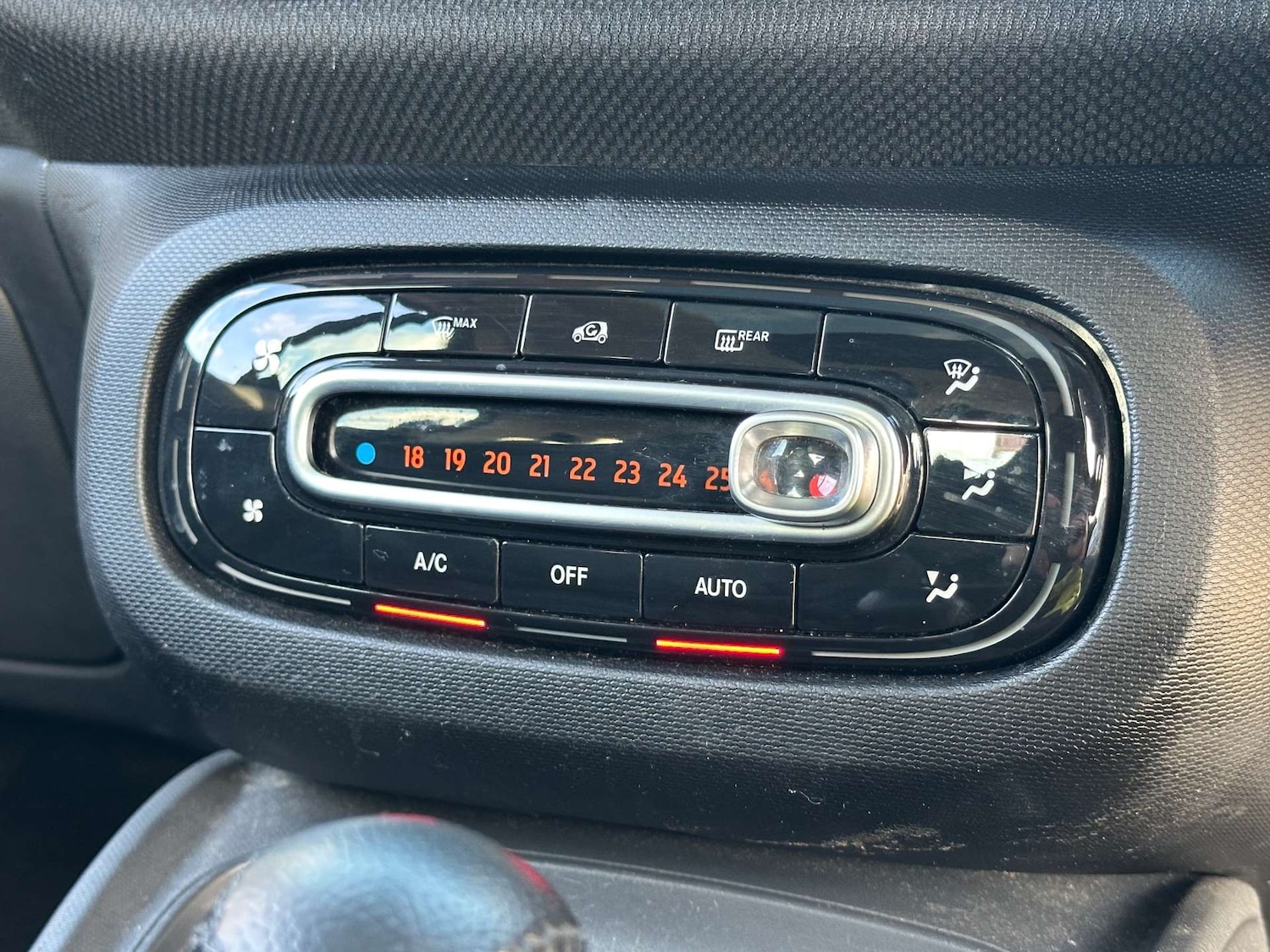 Used smart fortwo 2018 for sale - 76830125: Photo 20