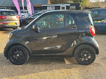 Used smart fortwo 2018 for sale - 76830125: Photo