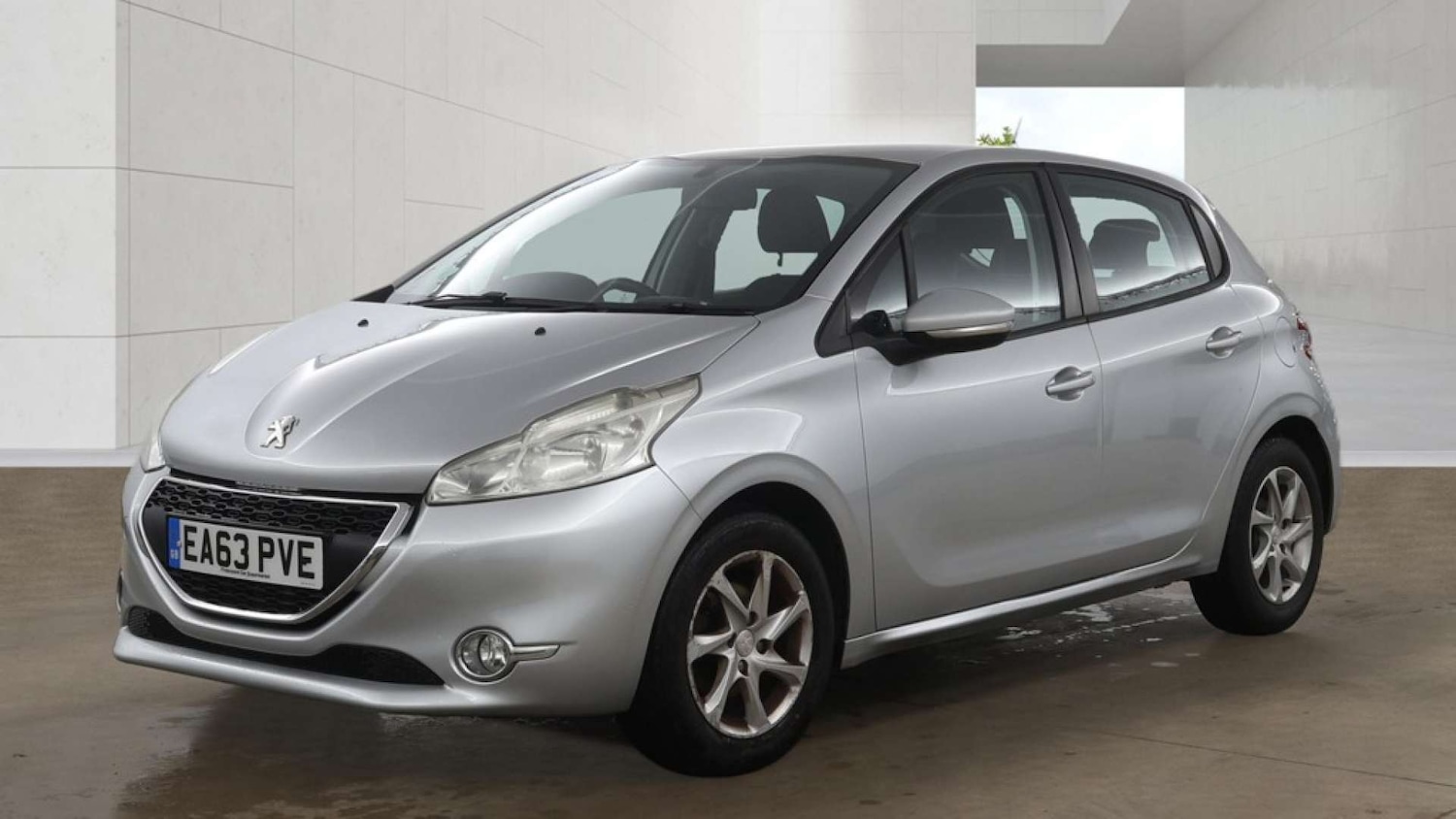 Used Peugeot 208 2013 for sale - 78094437: Photo 2