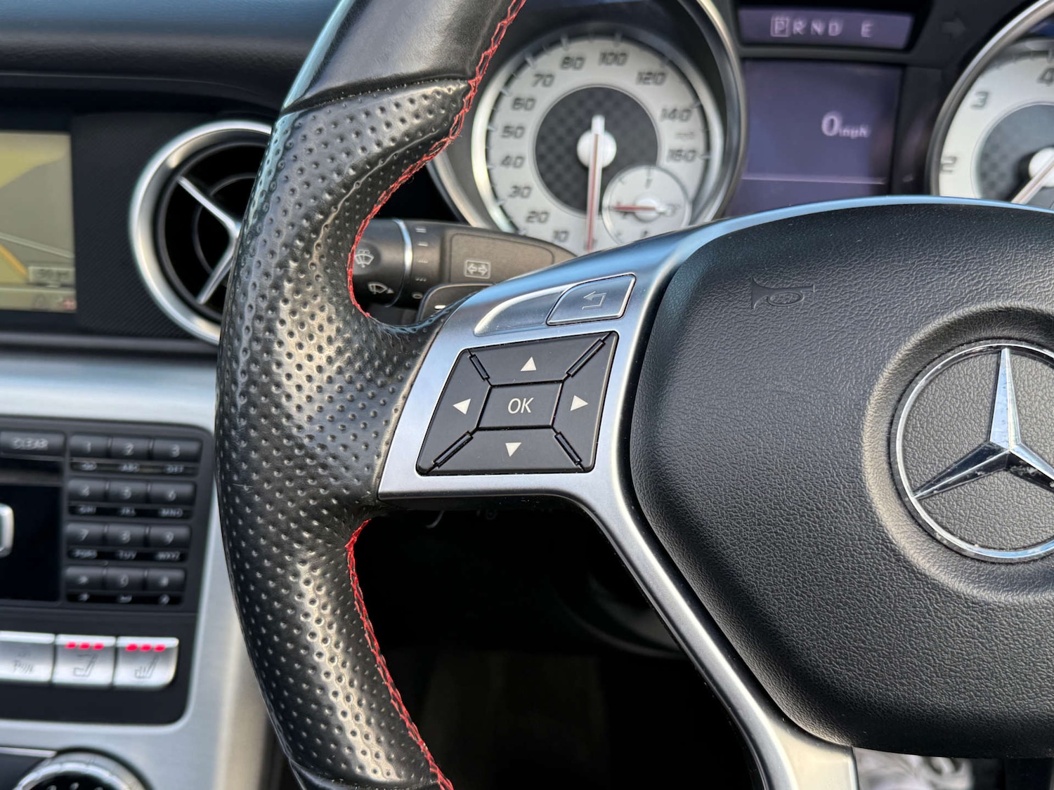 Used Mercedes-Benz SLK 2014 for sale - 78030914: Photo 25