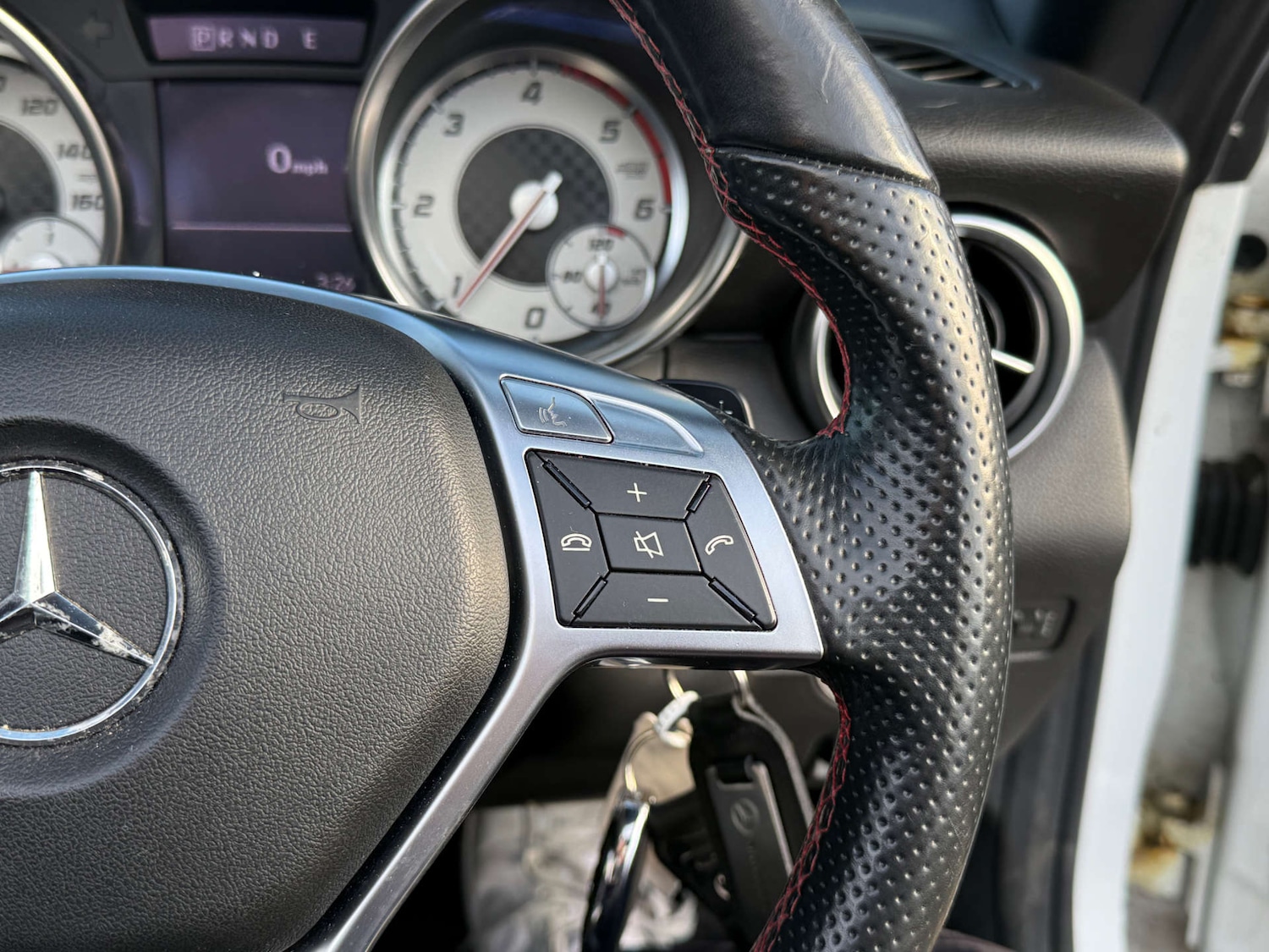 Used Mercedes-Benz SLK 2014 for sale - 78030914: Photo 26